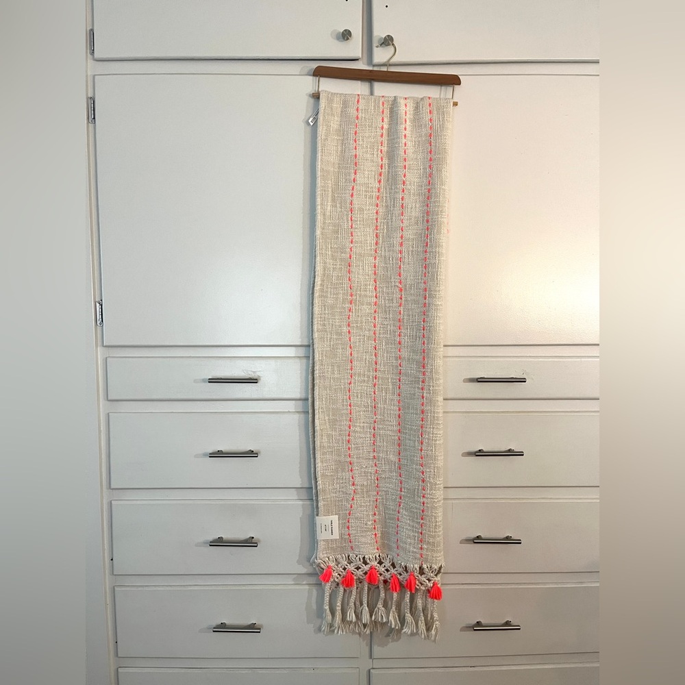 Anthropologie table runner in Cream and Pink/orange Tassel  🆕